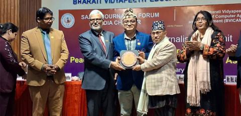 पत्रकार दबूका अध्यक्ष श्रेष्ठलाई भारतमा पत्रकारिता पुरस्कार